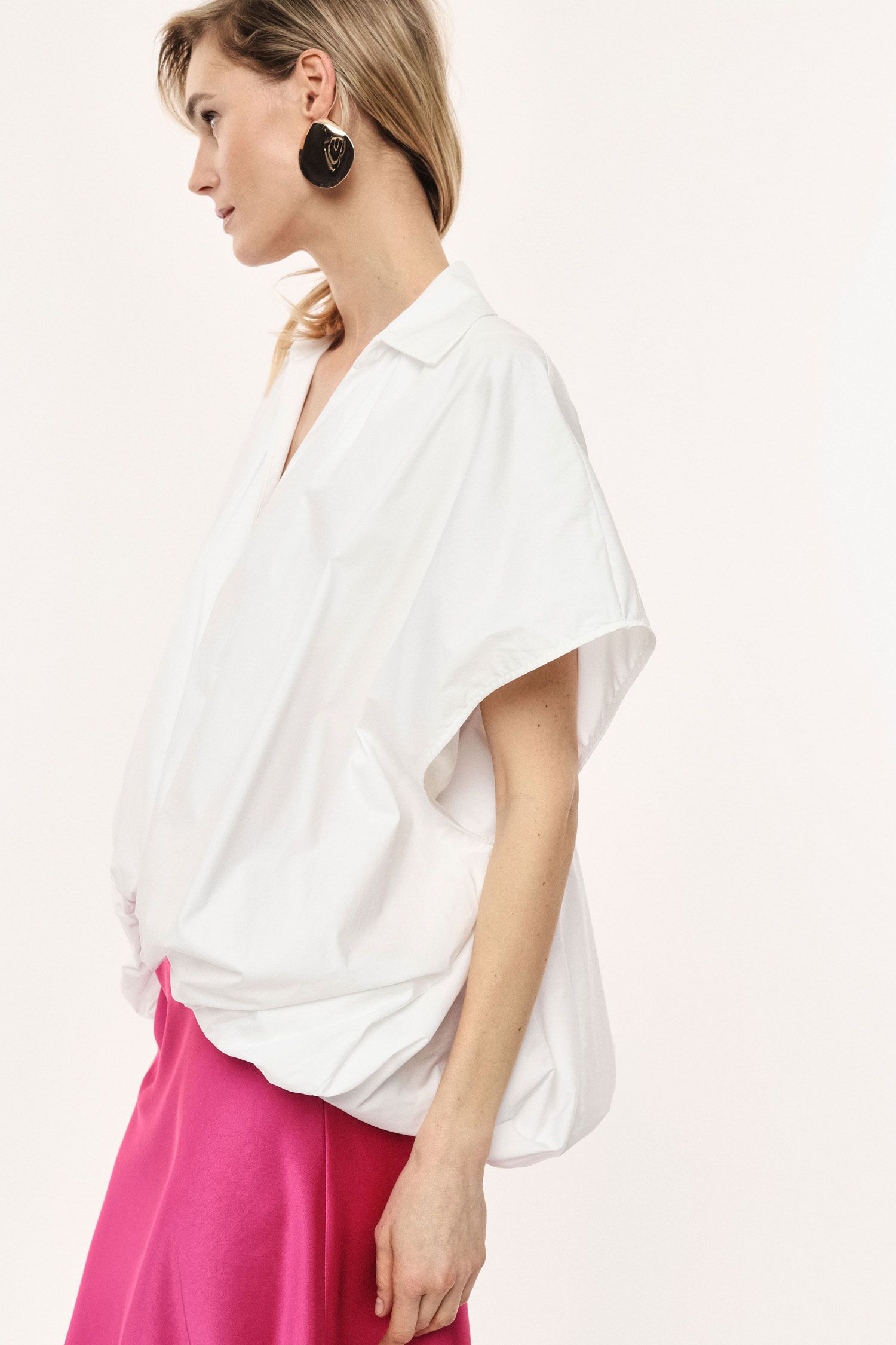 CAMISA OVERSIZED COM GOLA CLÁSSICA E BAINHA FRANZIDA- CNM7LFP 1 CAMISA OVERSIZED COM GOLA CLÁSSICA E BAINHA FRANZIDA- CNM7LFP - Image 2