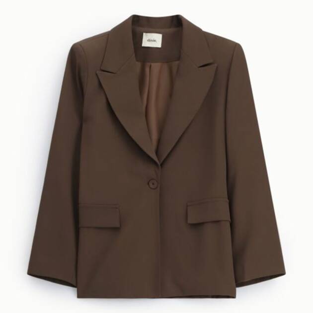 BLAZER DE ABOTOAMENTO SIMPLES COM BOLSOS EMBUTIDOS - J845A020