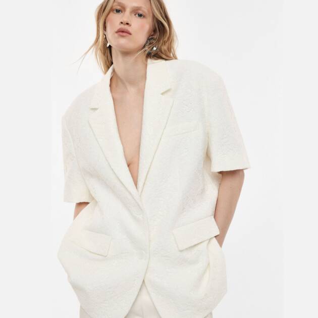 BLAZER DE MANGA CURTA COM RENDA- JBM5LGM