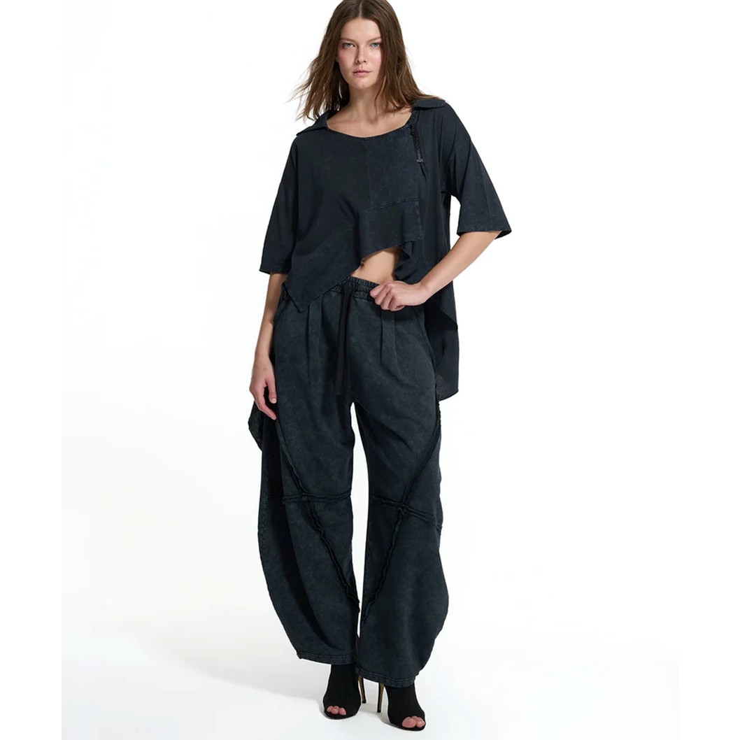 CAMISOLA PRETA ASSIMÉTRICA COM FECHO - VS26-19141