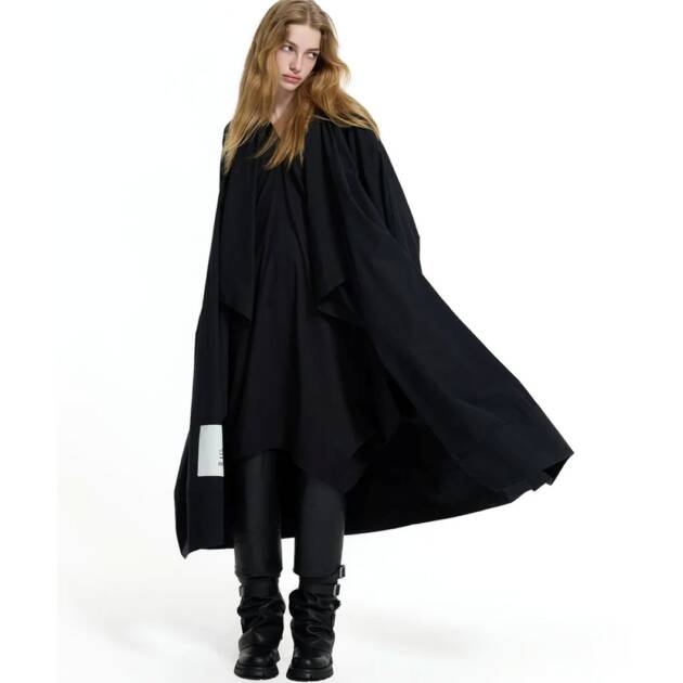 CASACO TRENCH COAT PRETO COM GOLA XALE ASSIMÉTRICA - VS26-19146