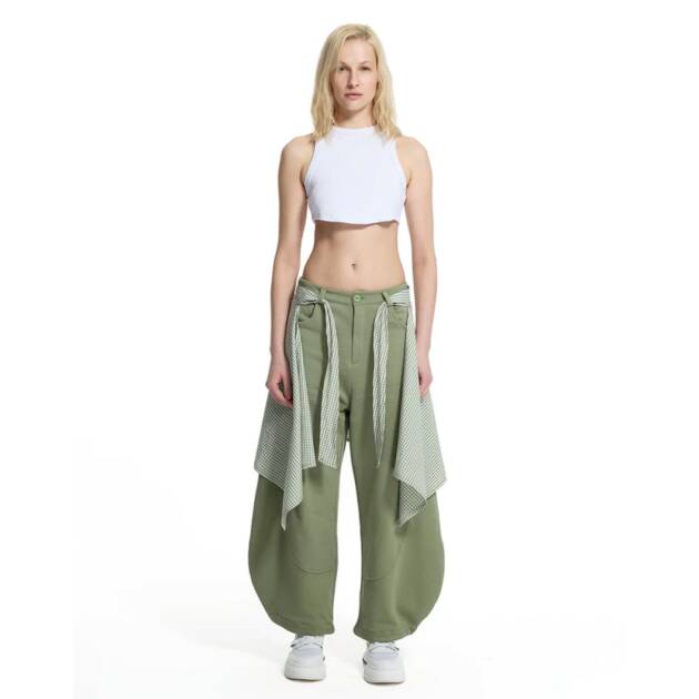 CALÇA COM DETALHE DE CINTO - VS26-19019